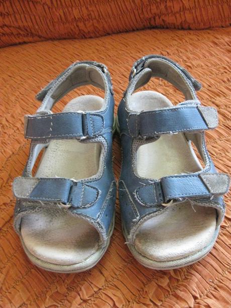 Sandálky, baťa,32