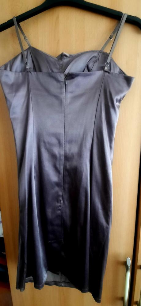 Predám elegantné krátke šaty, s