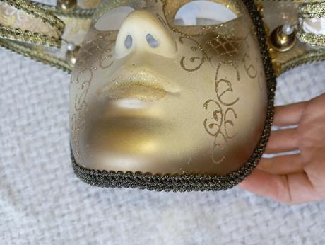 Benátska maska so zvončekmi, 