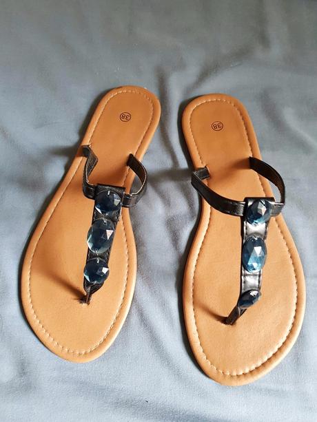 Šľapky s kamienkami - super stav, 38