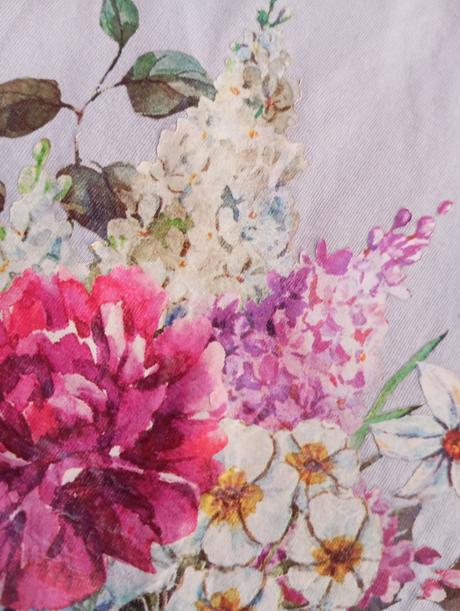 Kvietkovane tričko, gate,134