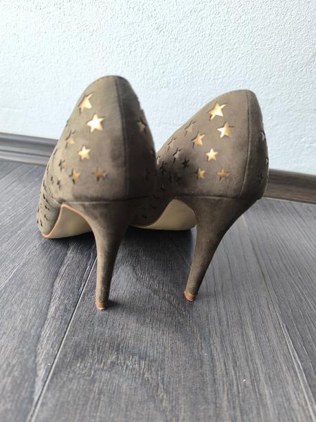 Hviezdne lodičky 39, 39