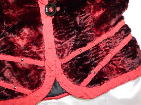 Pekna štylova plišova vesta, 42