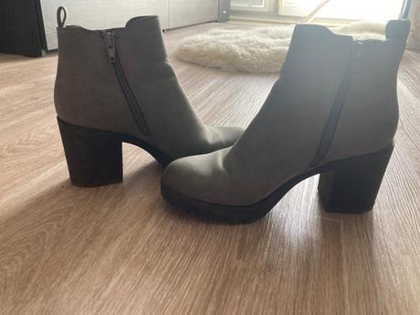 Cizmicky, graceland,36