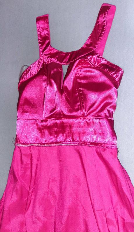 Predám spoločenské dlhé šaty veľ. xs-m, 38