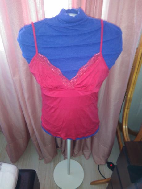 Červený top s čipkou, h&m,s