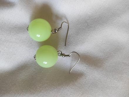 Neónove egulicky nausnice,