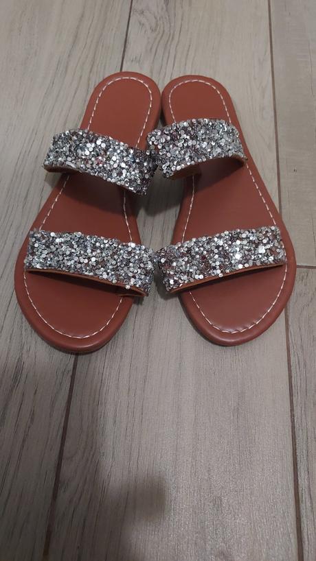 Trblietave slapky, 39