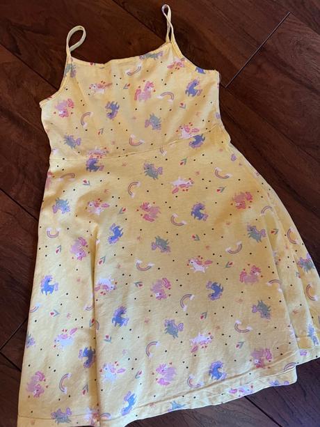 Žlté šaty jednorožec, 122