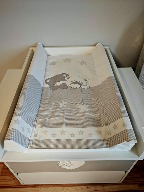 Postieľka a komoda klups srdce, 