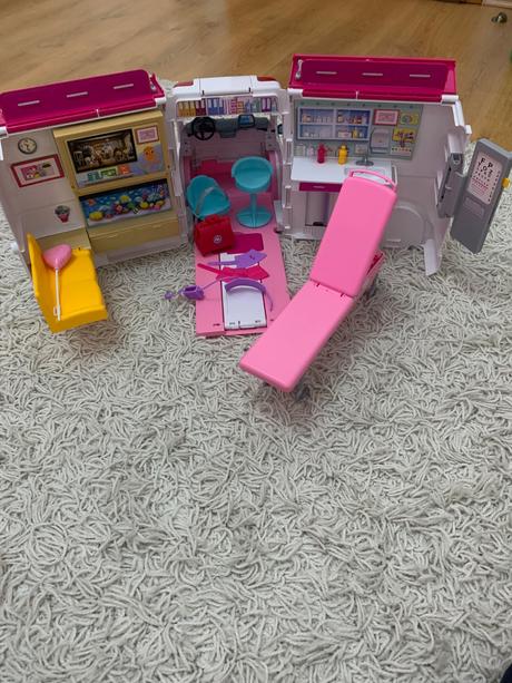 Barbie sanitka, 