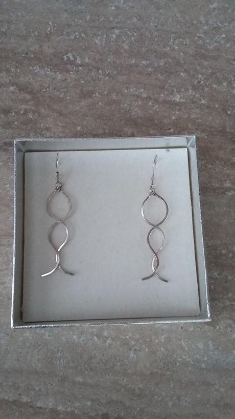 Strieborné naúšnice, 