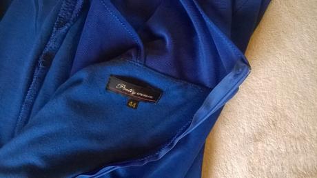 Šaty kráľovsko-modrej farby, 44