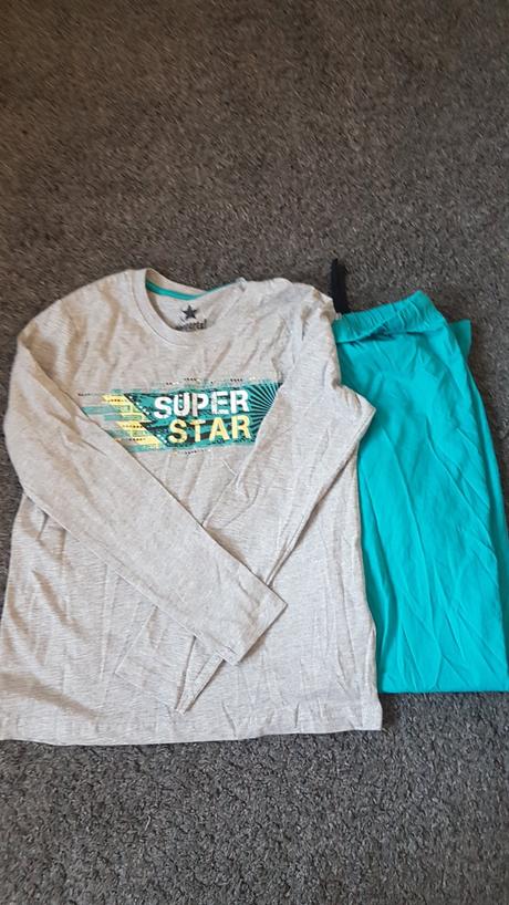 Pyzamko 134-140, 134