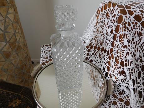 Ručne vybrané  vintage z 80. rokov karafa na alkoh, 