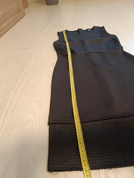 Čierne elegantné sexi šaty, 38