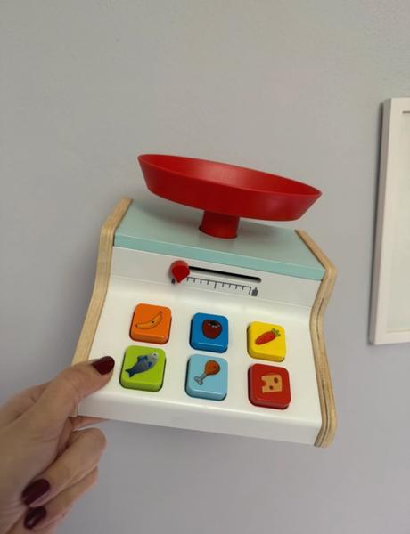 Drevenna hračka váha, 