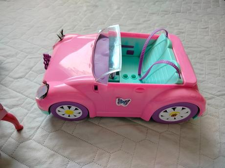 Nábytok a auto pre barbie, 