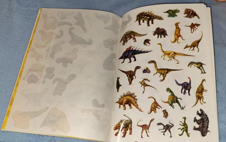 Knižka vymodeluj si dinosaura, 