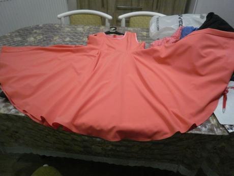 Šaty slávnostné, 140