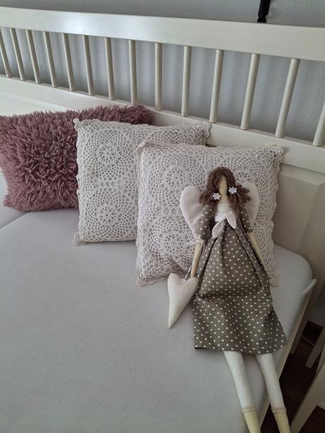 2ks bielucke hackovane obliecky na vankuse, v prip, 