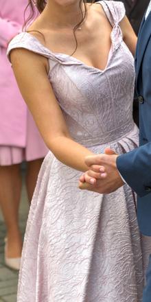 Spoločenské brokátové šaty, s