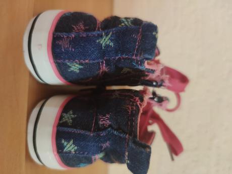 Tenisky, reserved,27