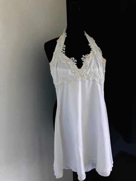 Biele šaty krátke, s