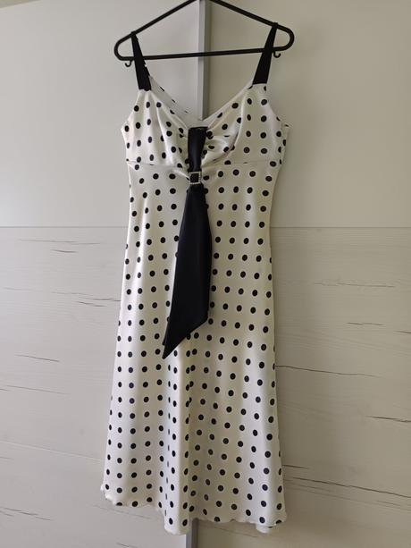 Biele bodkované šaty na ramienkach, 38