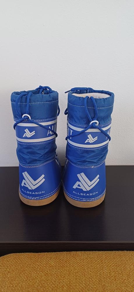 Dievčenské snehule, 30