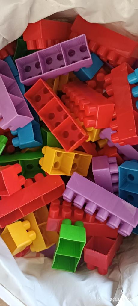 Stavebnica - lego,