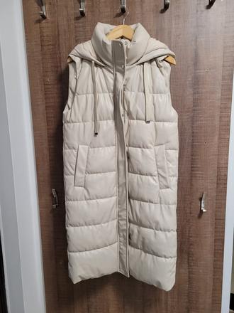 Zateplena vesta, stradivarius,s