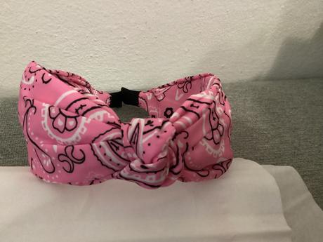 Jednoduchá bohémska čelenka s paisley vzorom,