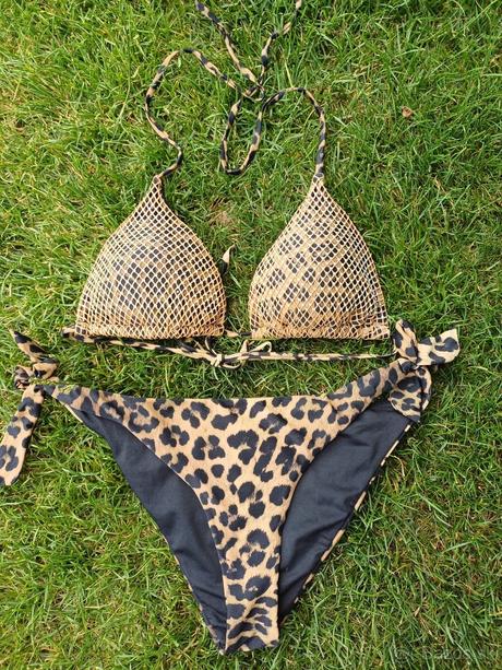 Plavky s kamienkami, 38