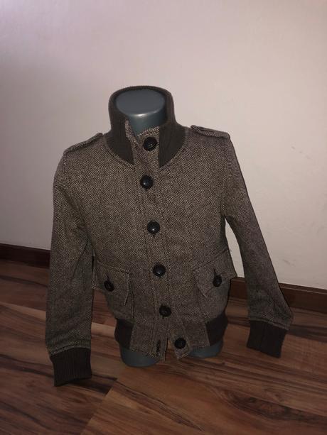 Prechodná bundička, 128