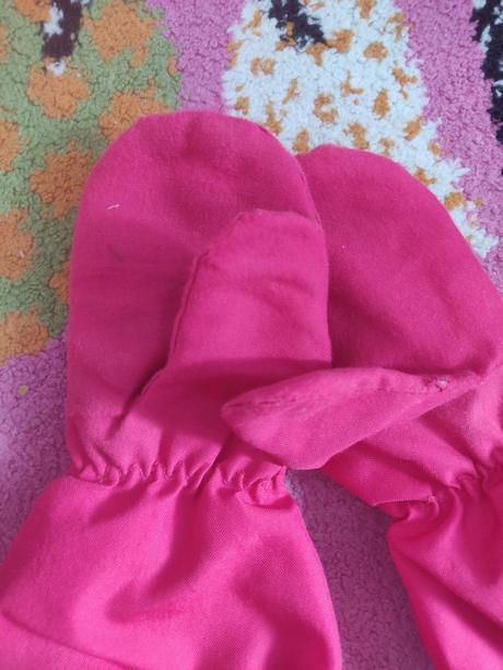 Rukavice ružové, 104