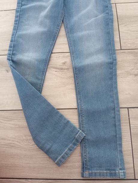 Džegíny 146, primark,146