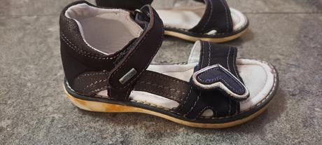 Sandálky, lasocki,26