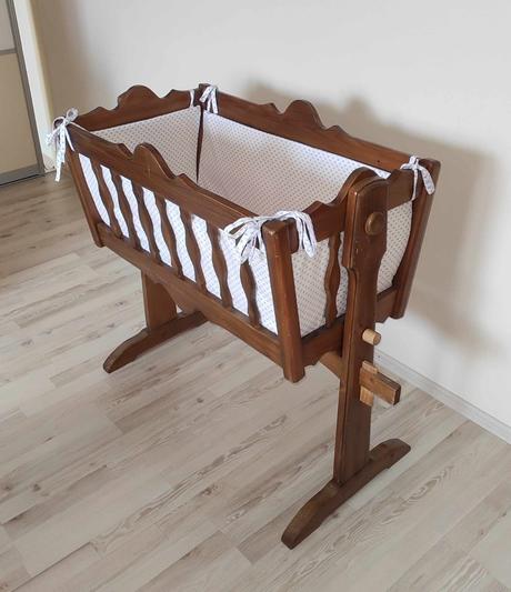 Starodávna kolíska zo smreku, šírka (cm): 60,dĺžka (cm): 110