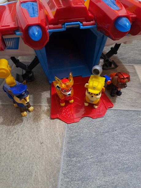 Krásne lietadlo tlapkovej patroly...ako nové, 