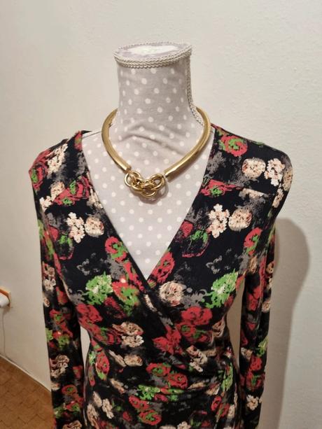 Farebné elastické šaty veľ. s, s