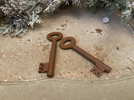 Kovové kľúče v hrdzavom odtieni 2 ks ( sada ), 