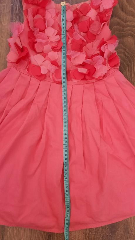 Šaty s kvietkami, 122