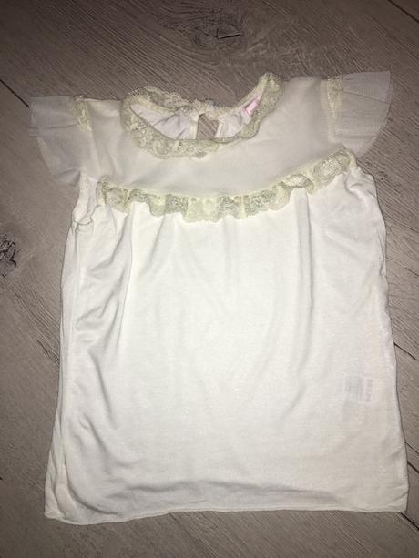 Tričko s čipkou, 122