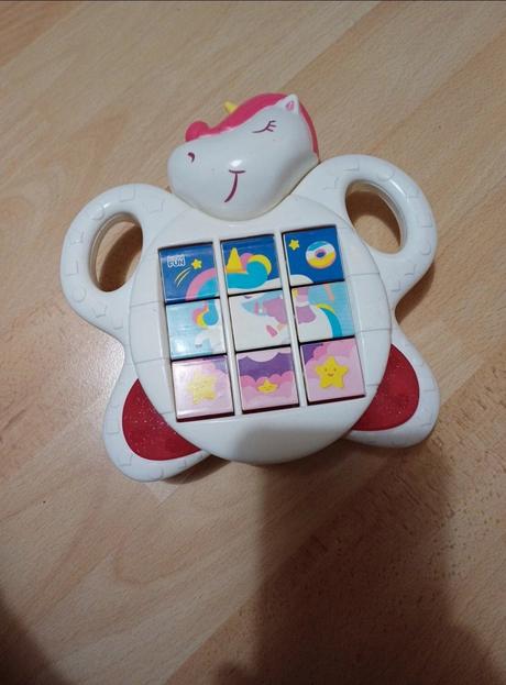 Jednorožec s puzzle,