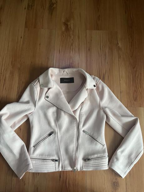 Bundicka pudrovej farby, reserved,s