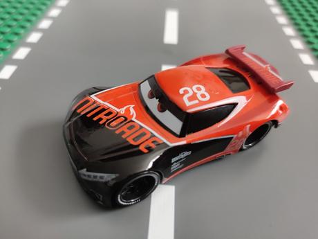 Cars séria mcqueen autá ,,28,,,