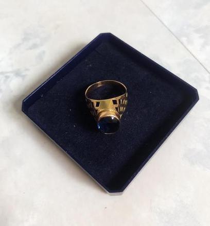 Masívny starý zlatý prsteň,