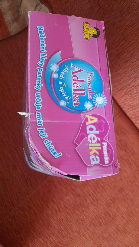 Chodiaca bábika adelka,