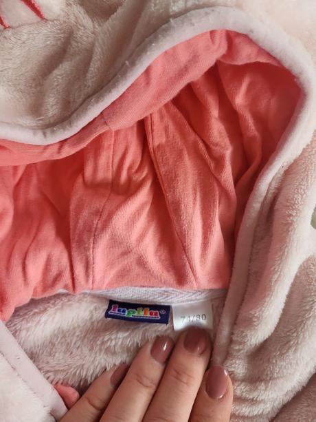 Chlpatá mikinka, 74